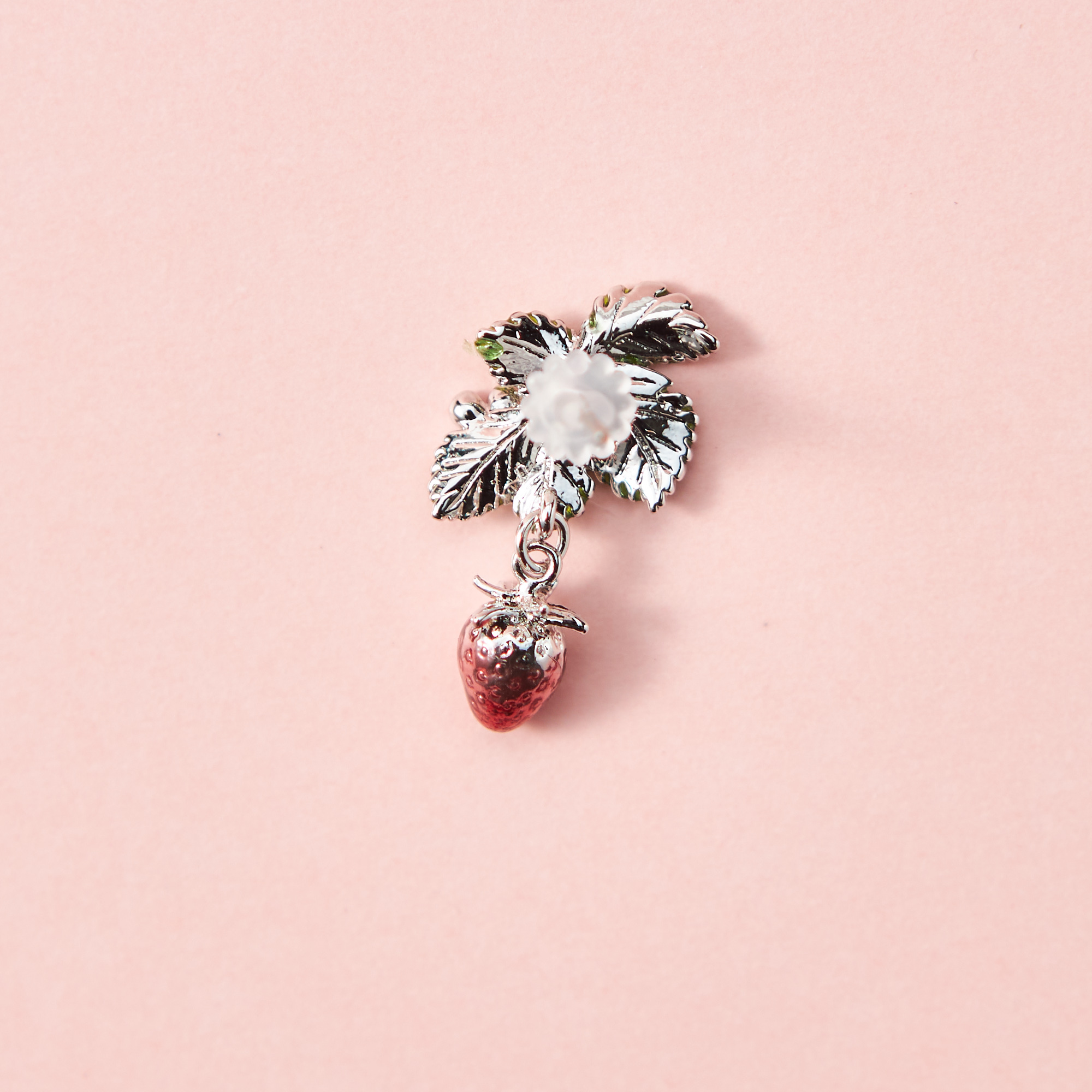 いちごピアス | gargle（ガーグル）のプレゼント・ギフト通販 | TANP  