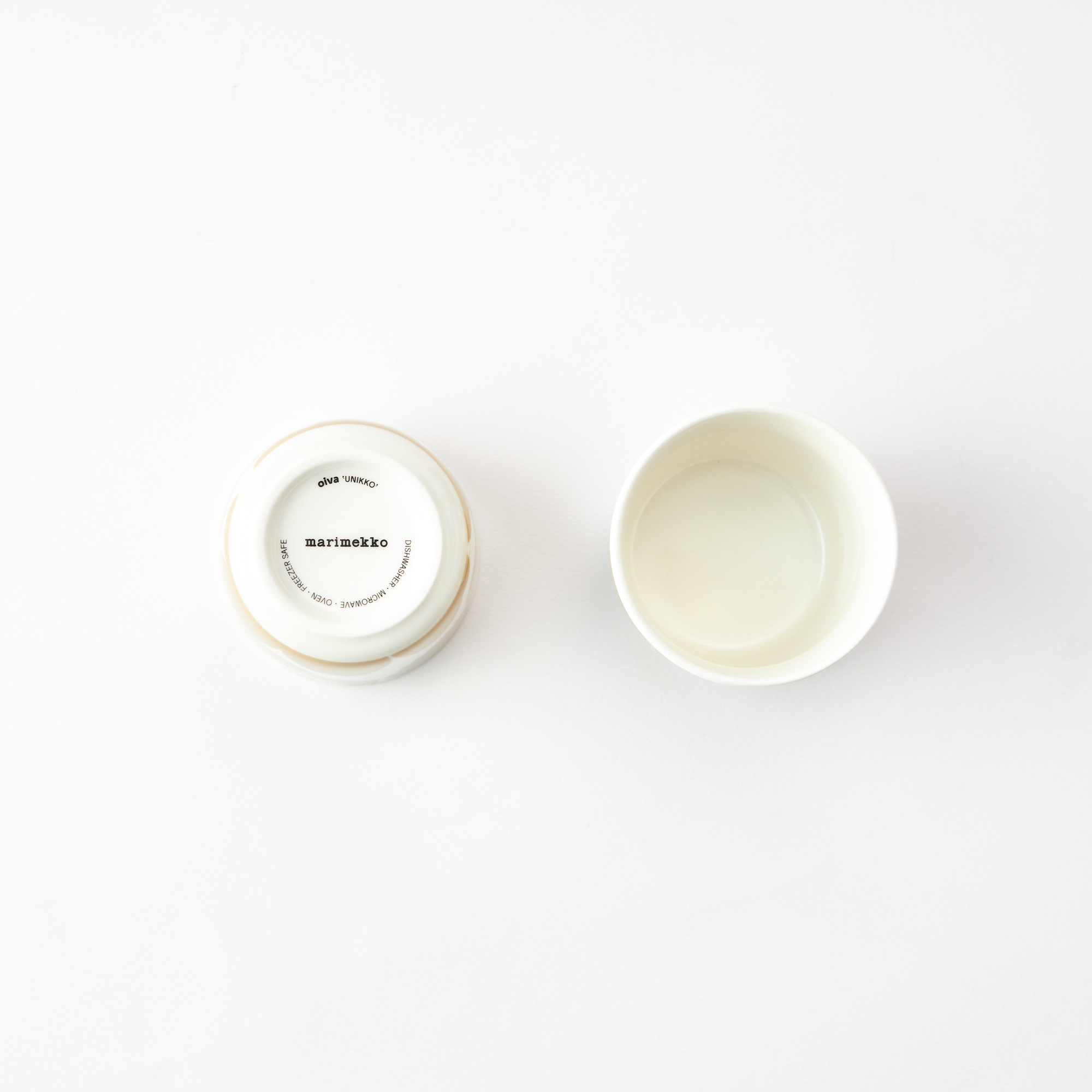 marimekko - マリメッコ　ウニッコ　ラテマグ　 ホワイト　ベージュ　ペア箱入り marimekko マリメッコ ウニッコ ラテマグ 2客セット 箱付 新品