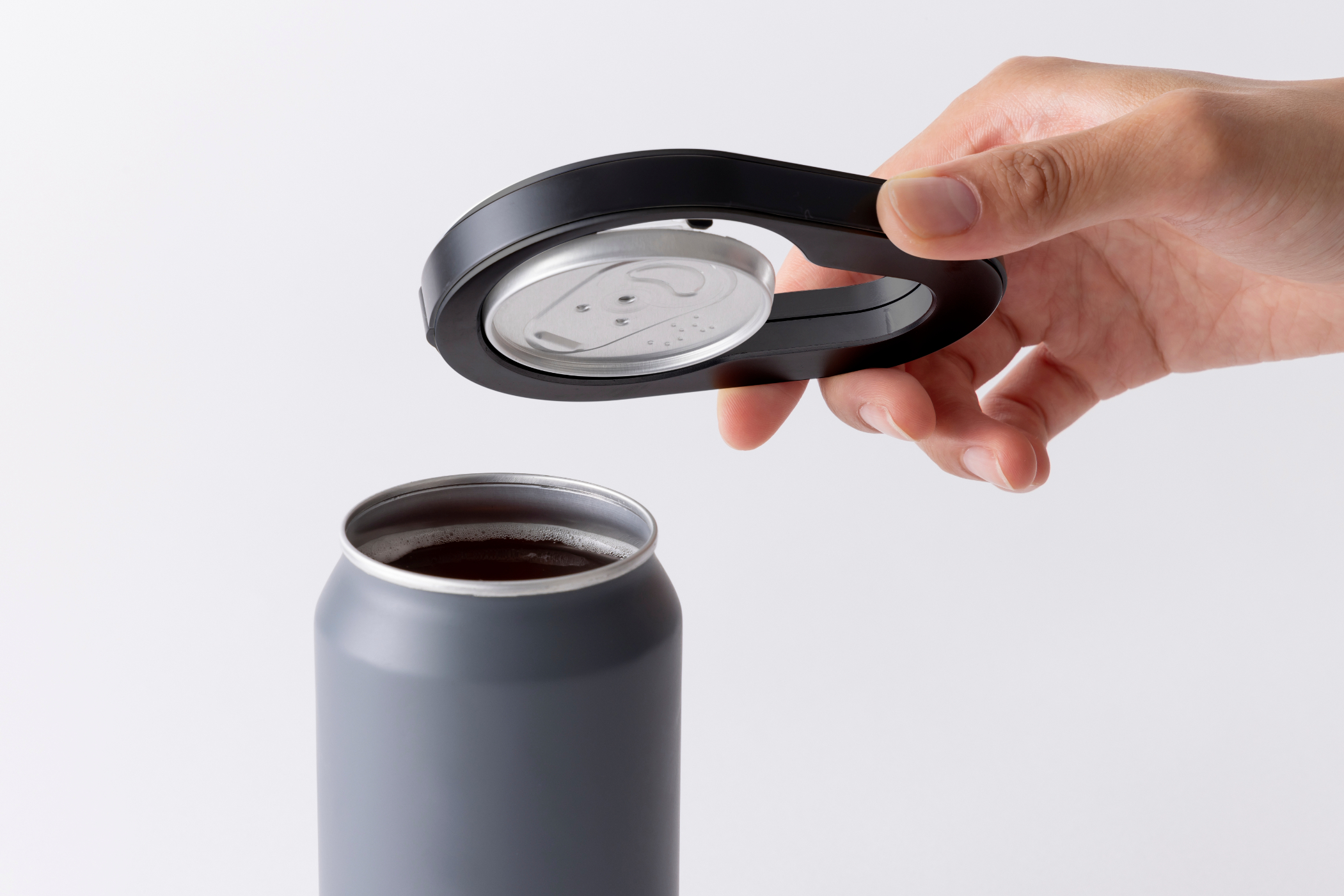 ビールの缶がそのままジョッキに】CAN OPENER | DAVI（ダヴィ）の 