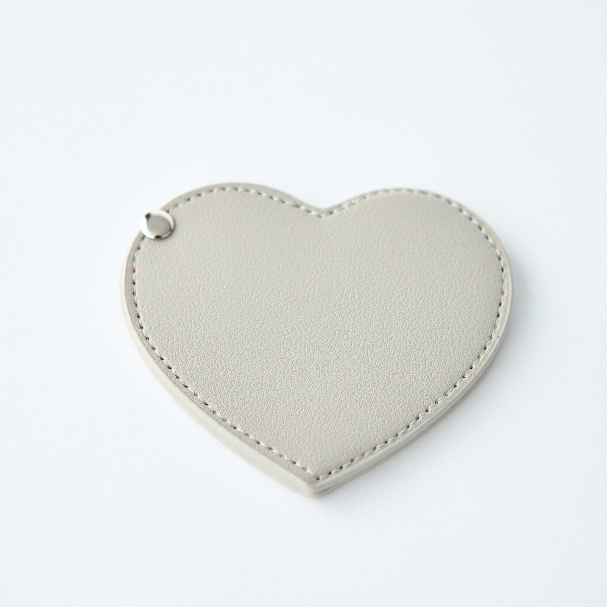 名入れ】ハートレザーコンパクトミラー | TANP（タンプ）のプレゼント