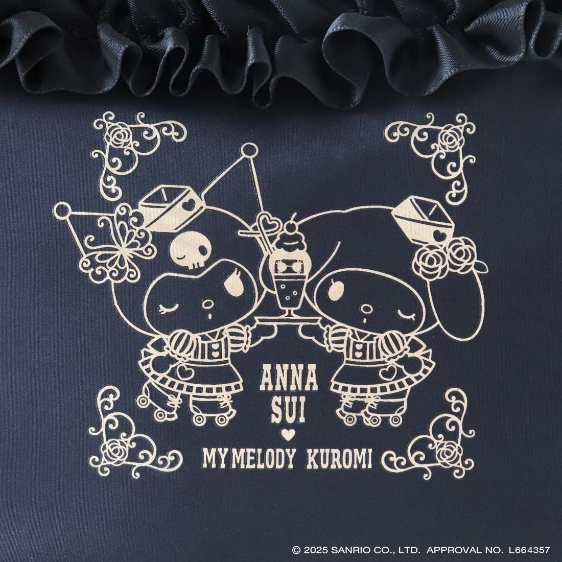 新品　アナスイミニ　クロミ　マルチケース　メイクポーチ　ANNA SUI ANNA SUI × MY MELODY KUROMI】クロミ＆マイメロディポーチ | ANNA SUI