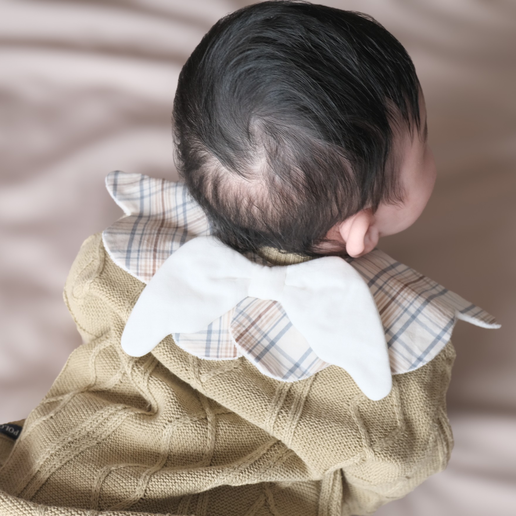 数量限定】タータンチェックのもこもこ天使スタイ | Lien de famille