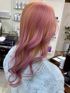ハイトーン×ロングのヘアカタログ・ヘアスタイル・髪型のイメージ・テイスト画像