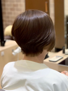 アッシュ・アッシュブラウンのカラーのヘアカタログ・ヘアスタイル・髪型のイメージ・テイスト画像