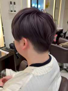 ミディアム・ミディアムヘアのカット・レングスのヘアカタログ・ヘアスタイル・髪型のイメージ・テイスト画像