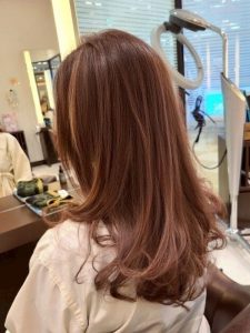 ロングのスタイルのヘアカタログ・ヘアスタイル・髪型のイメージ・テイスト画像