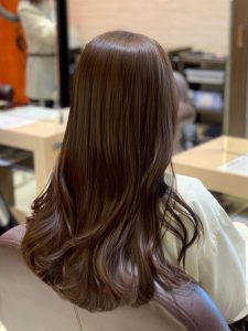 ブラウン・ベージュのカラーのヘアカタログ・ヘアスタイル・髪型のイメージ・テイスト画像