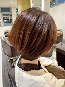 横顔美人な大人艶ショートボブのヘアカタログ・ヘアスタイル・髪型のイメージ・テイスト画像