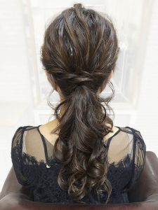 フェミニン・ローポニーのヘアカタログ・ヘアスタイル・髪型のイメージ・テイスト画像