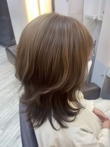 エアリーウルフのヘアカタログ・ヘアスタイル・髪型のイメージ・テイスト画像