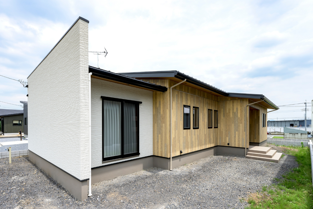 全館空調と制震SW工法を採用した外観にこだわった平屋の住まい