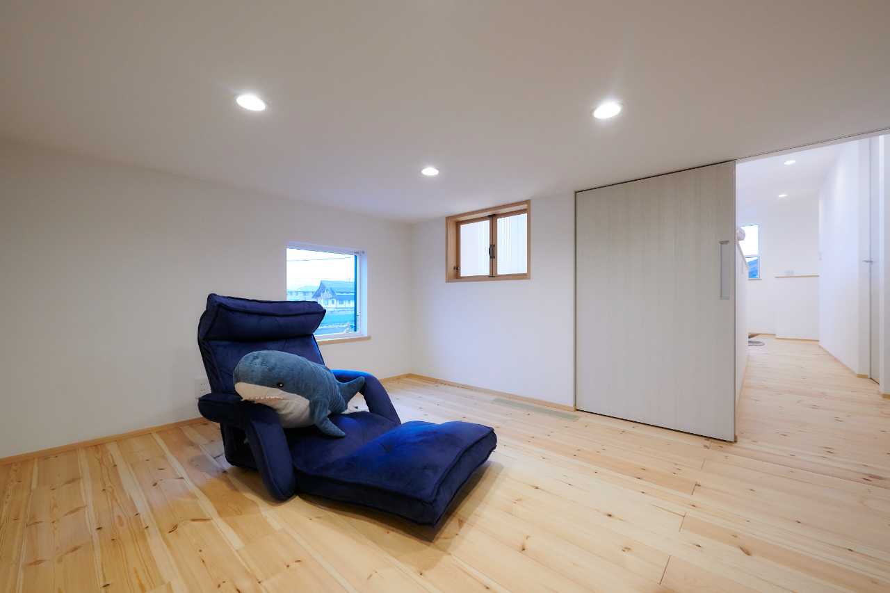 屋根裏収納