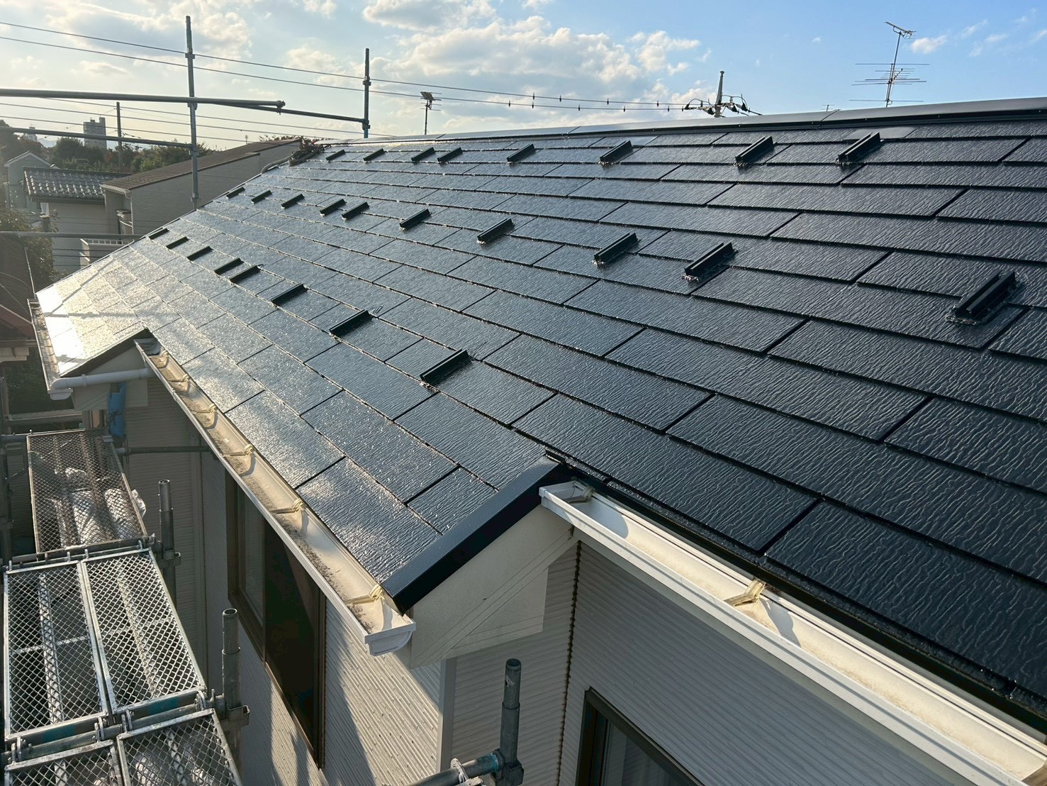 屋根の塗装を行いました