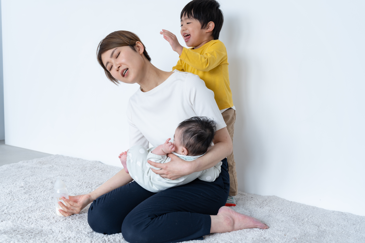 ワンオペとはどんな意味？育児がワンオペになる背景やリスク、上手に
