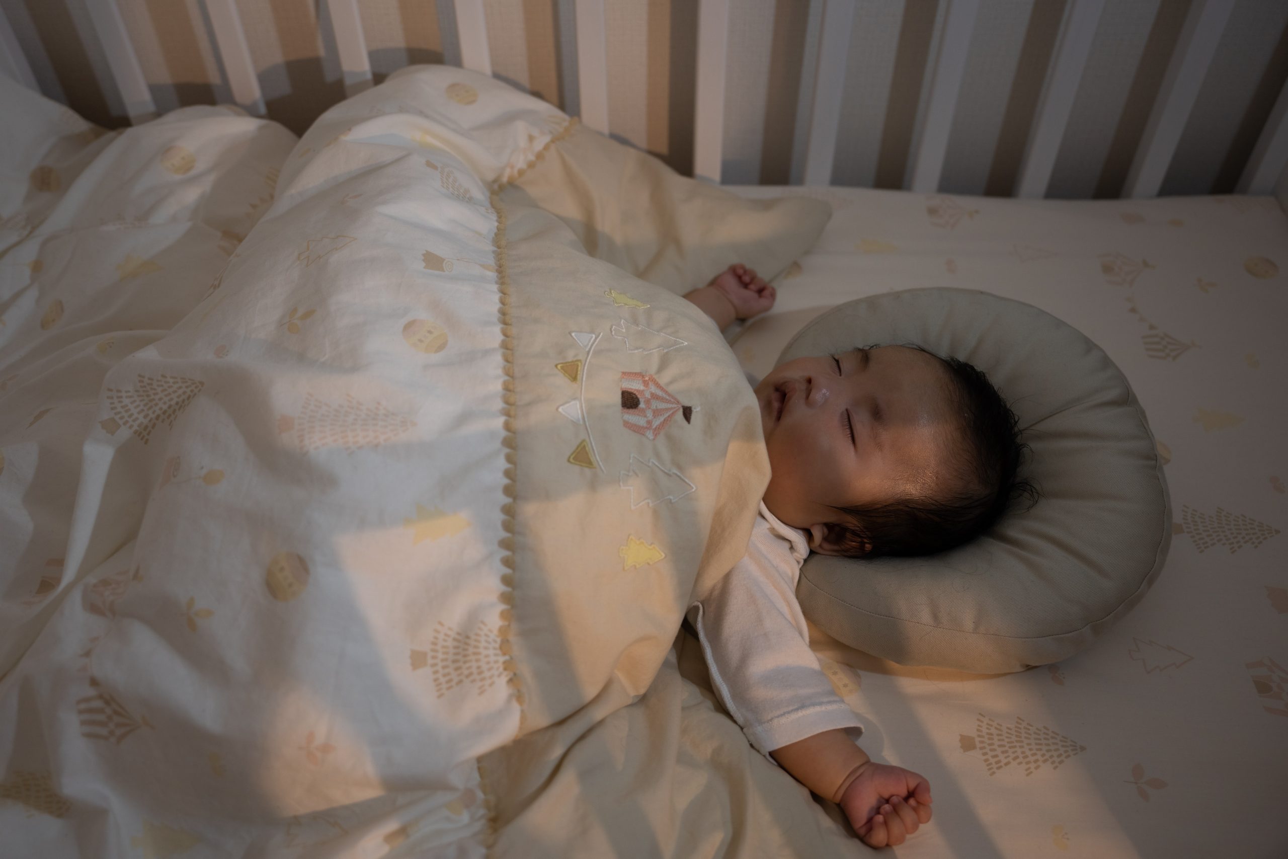 寝ている赤ちゃん