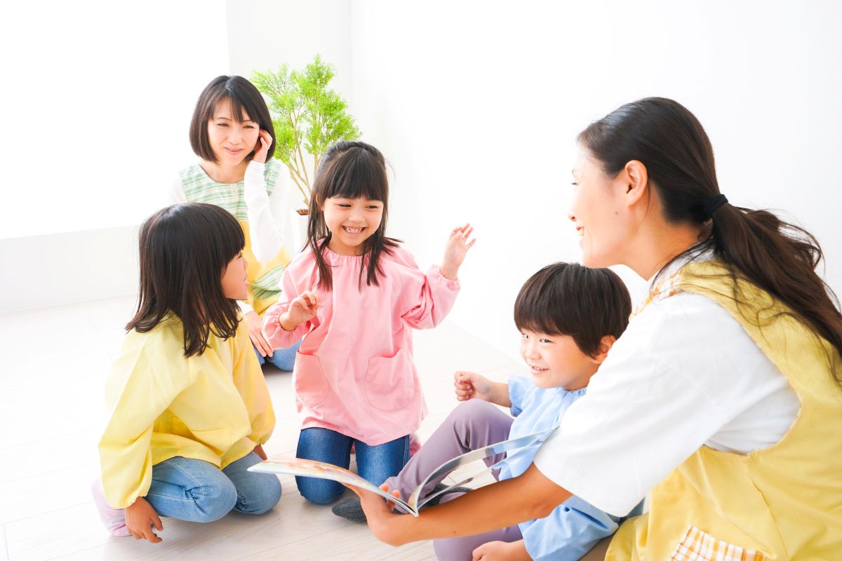 絵本読み聞かせ