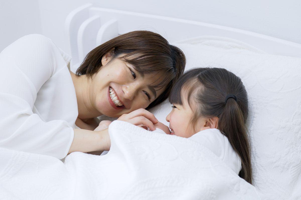 会話する親子