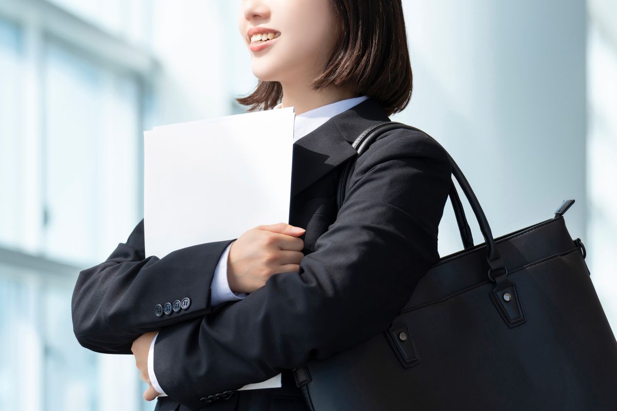 面接に臨む女性