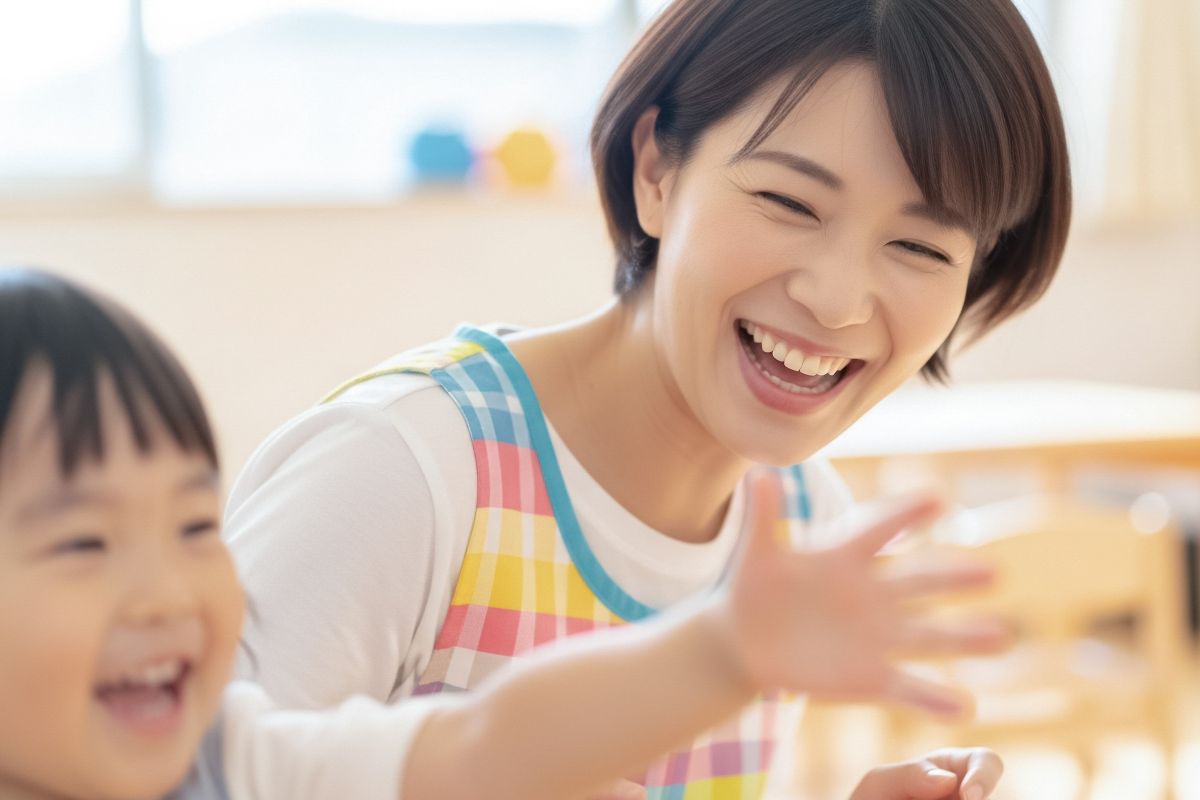 笑顔の保育士