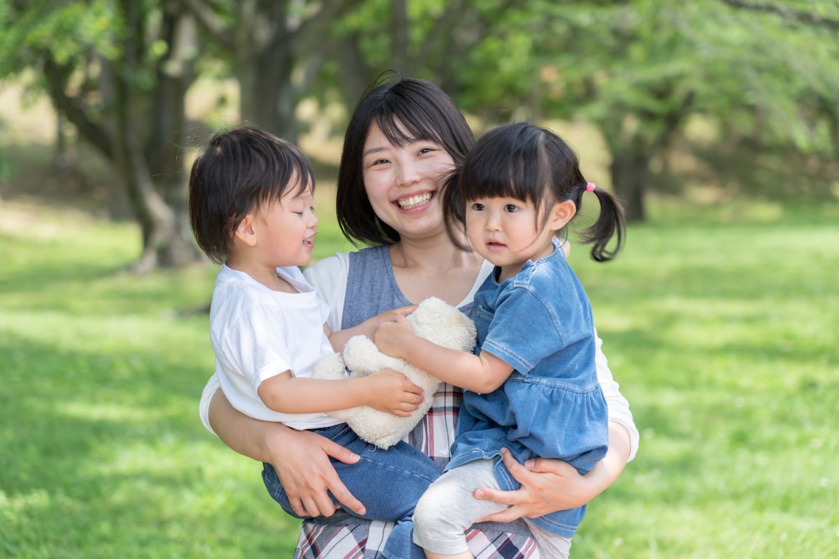 保育士と子ども