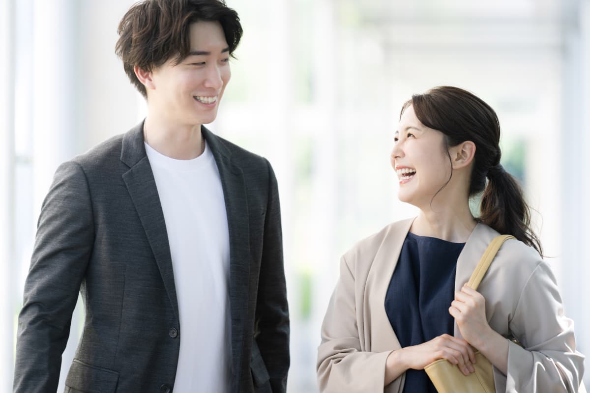 通勤中の同僚