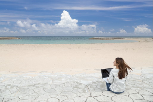 海でテレワーク