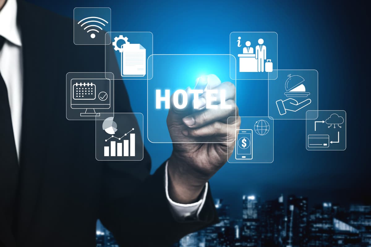 ホテルのマネジメントをする人のイメージ画像