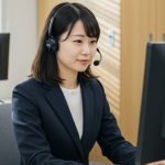 求職者の対応をする女性アドバイザー