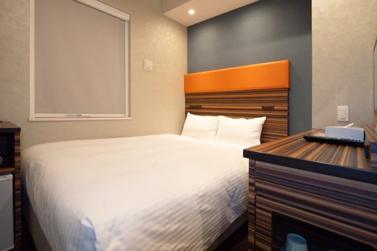 ビジネスホテルの客室