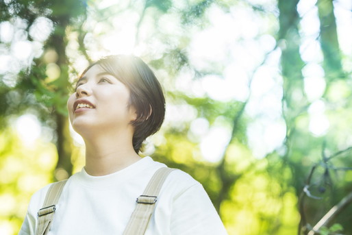 田舎で暮らす女性