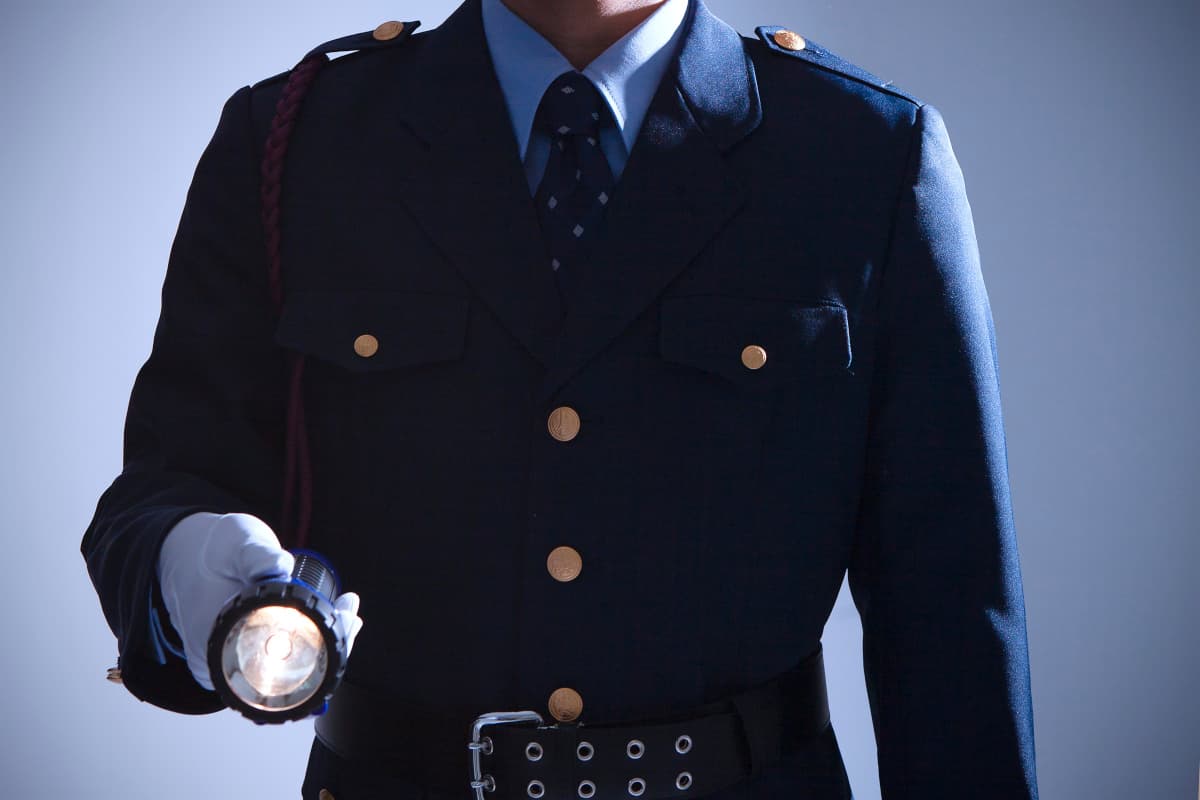 夜間の警備員