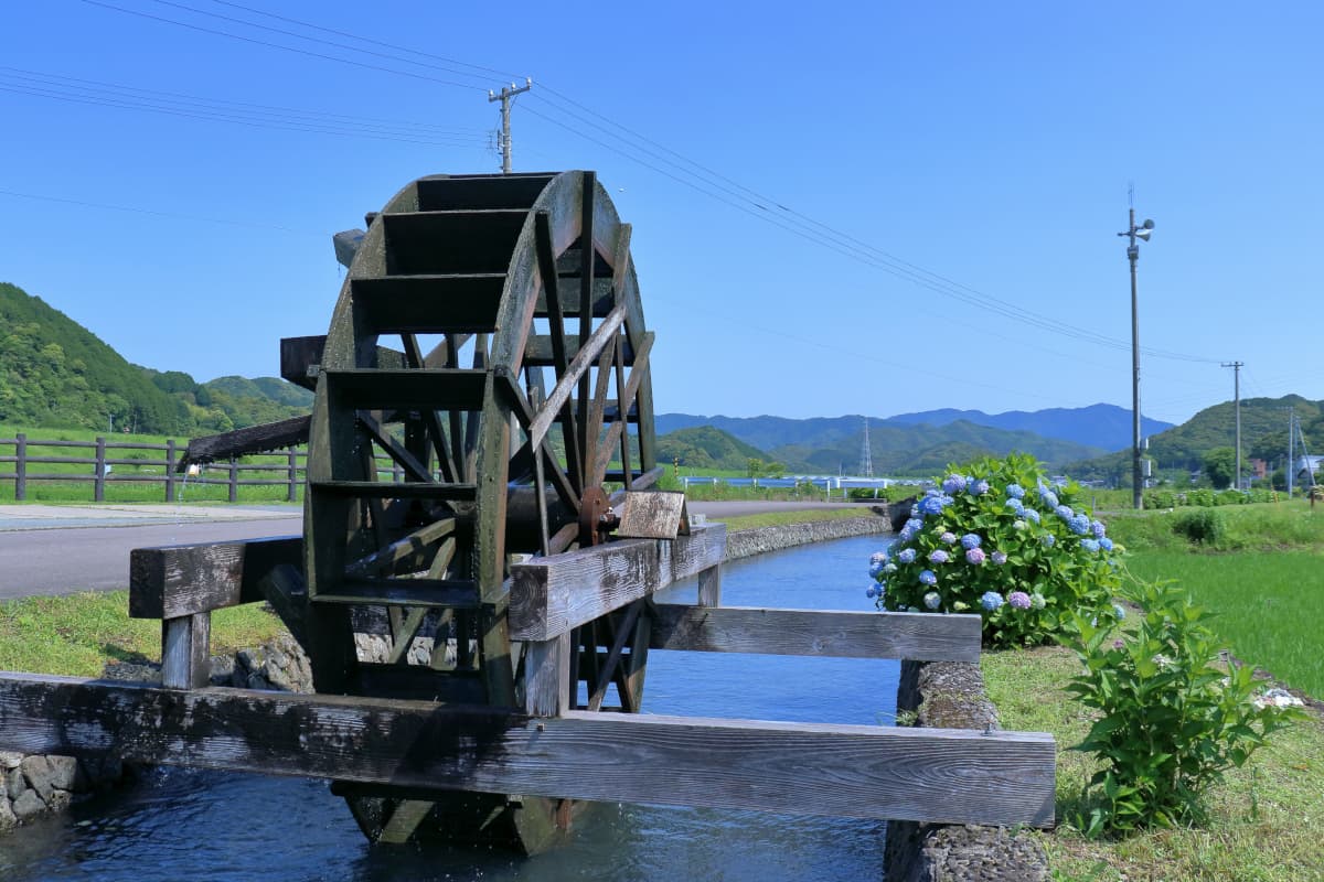 四万十市・四ヶ村溝の水車