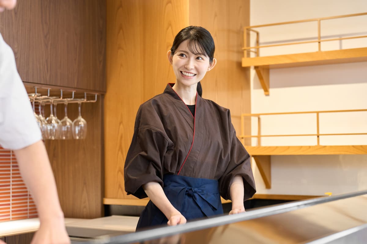パートで働く和食レストランの店員