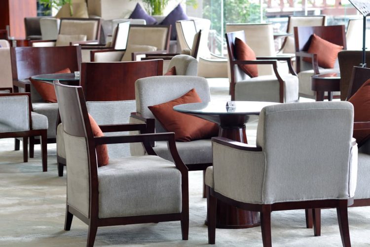 レストランの席