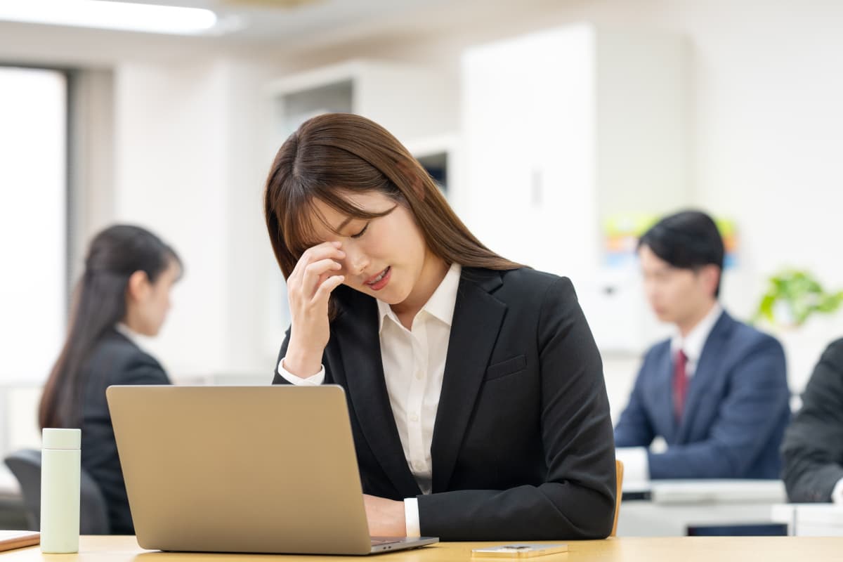仕事に疲れを感じている人