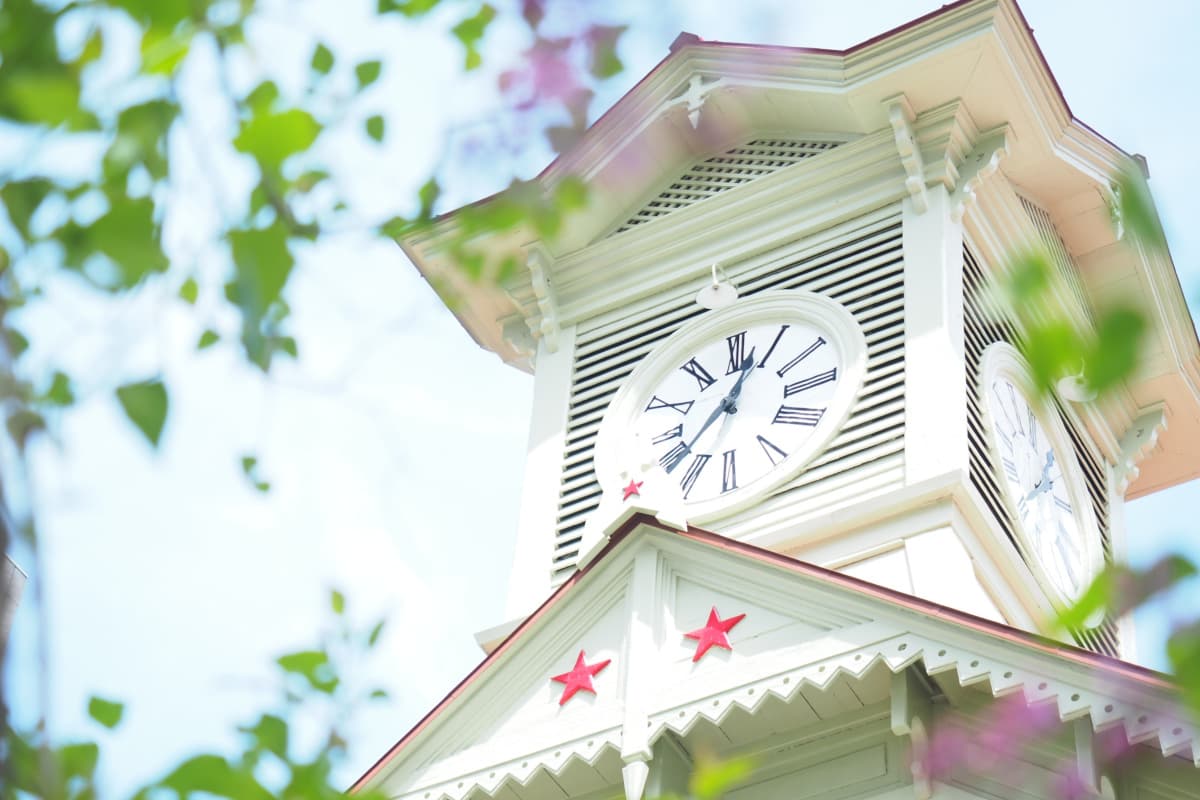 初夏の札幌時計台