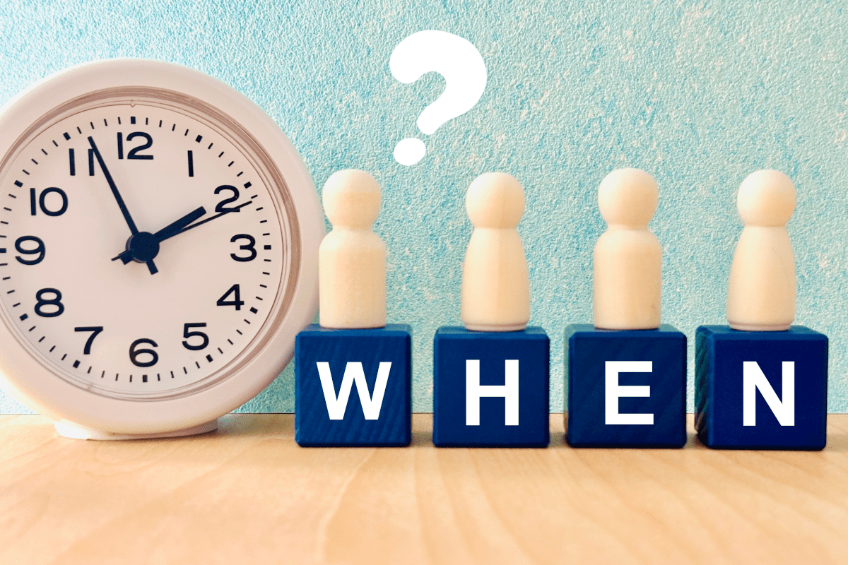 時計とWHENという英字