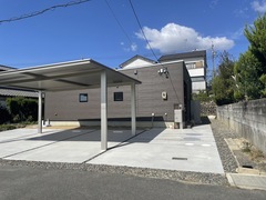 ウッドモダンな平屋で感じるゆったり二人暮らし