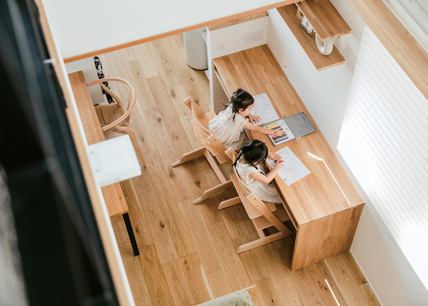 ainoa.life くらはし建築【子育て、収納力、間取り】上からでも子供たちの様子をうかがえる