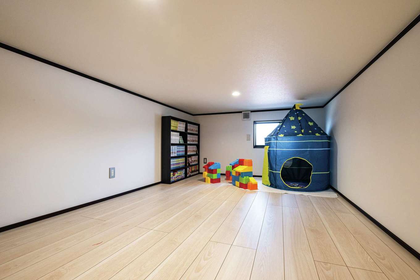 旭建設【子育て、収納力、間取り】たっぷり入る小屋裏収納