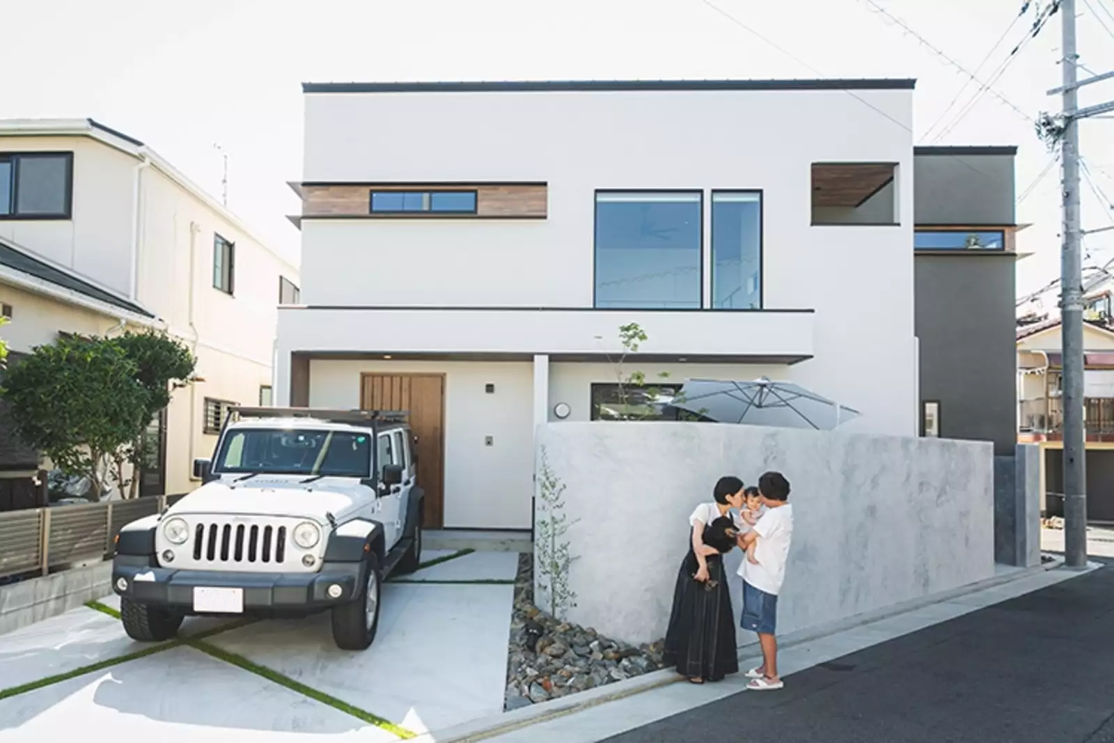 プライムライフ｜モダンでシンプルな外観の2階建て住宅。スクエア
