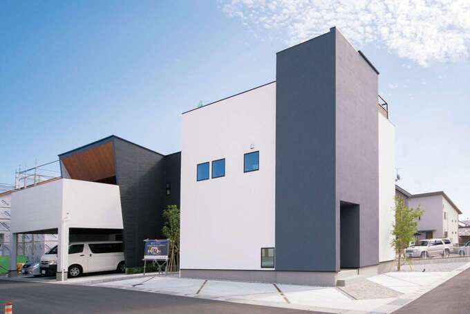 外観はシンプルなフォルムと色使いが基本。交通量の多い場所では、屋上庭園はお子さんの遊び場としても重宝