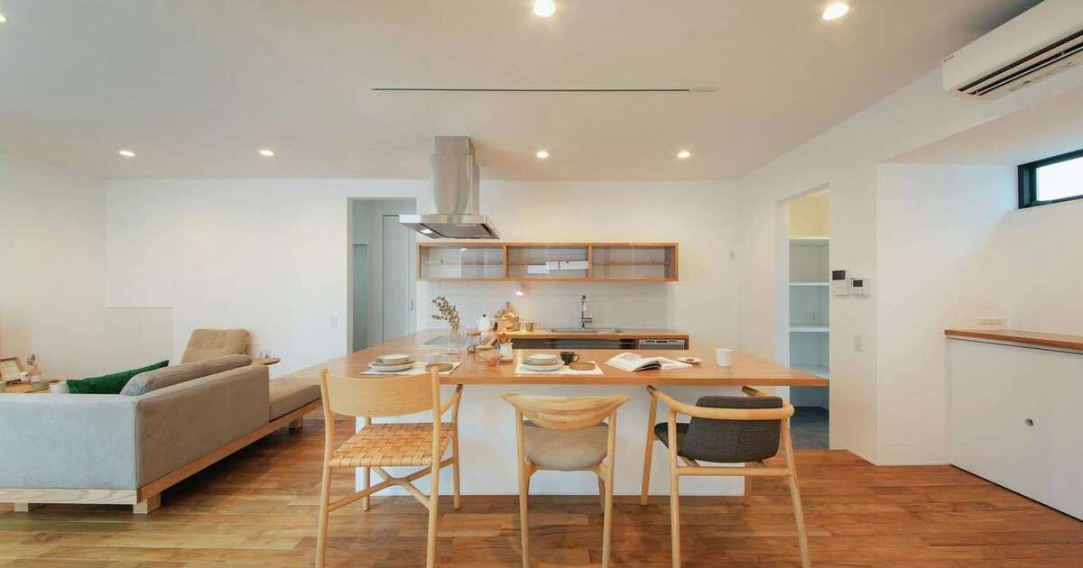 やさしい視線が交差するコの字型キッチンが中心の家｜ ソラマド浜松の