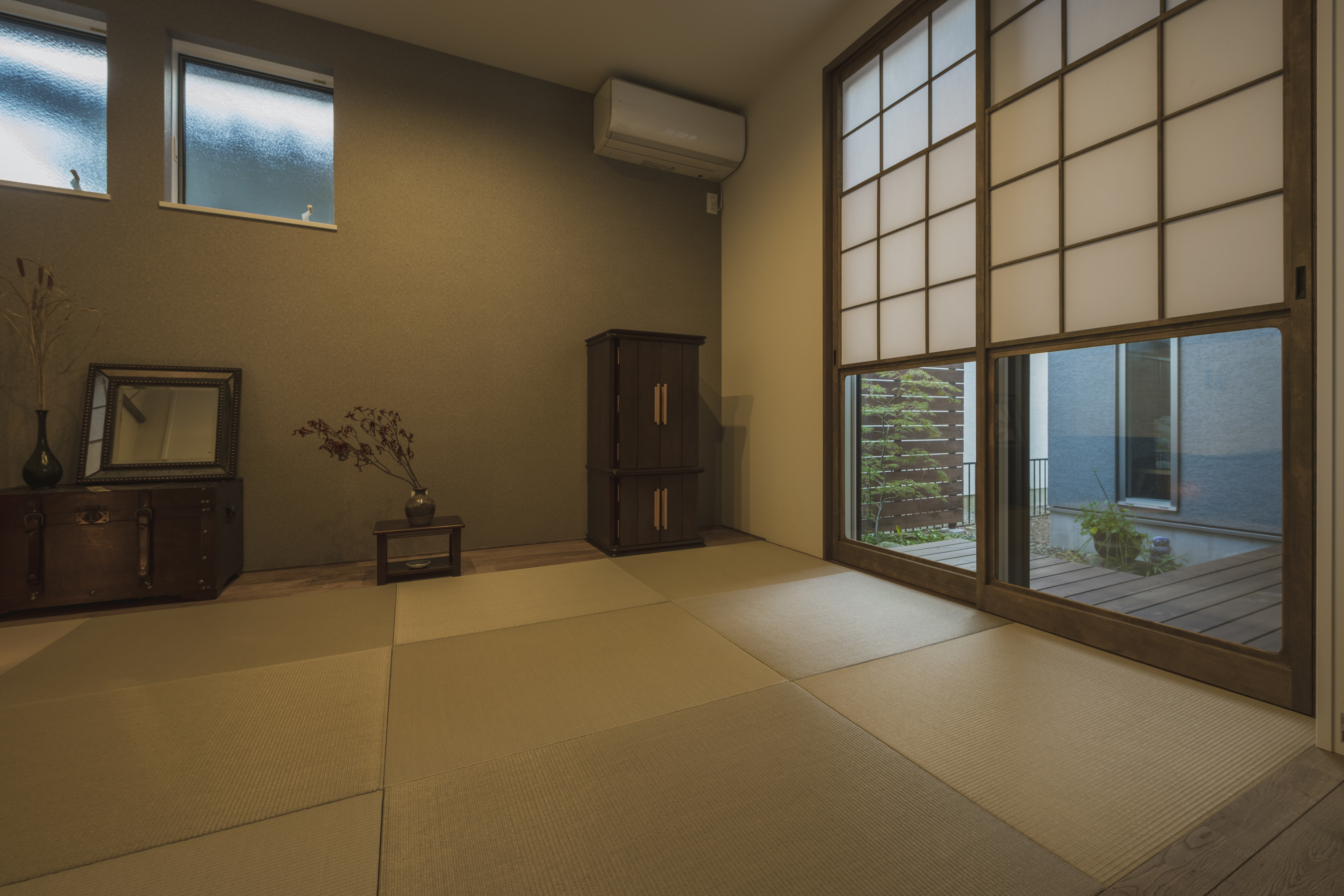 グランハウス一級建築士事務所｜こだわりの和空間。雪見障子から眺めるお庭が、心を癒す。