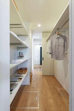 ファミリークローゼットは水回りと寝室を結ぶ動線上に配置
