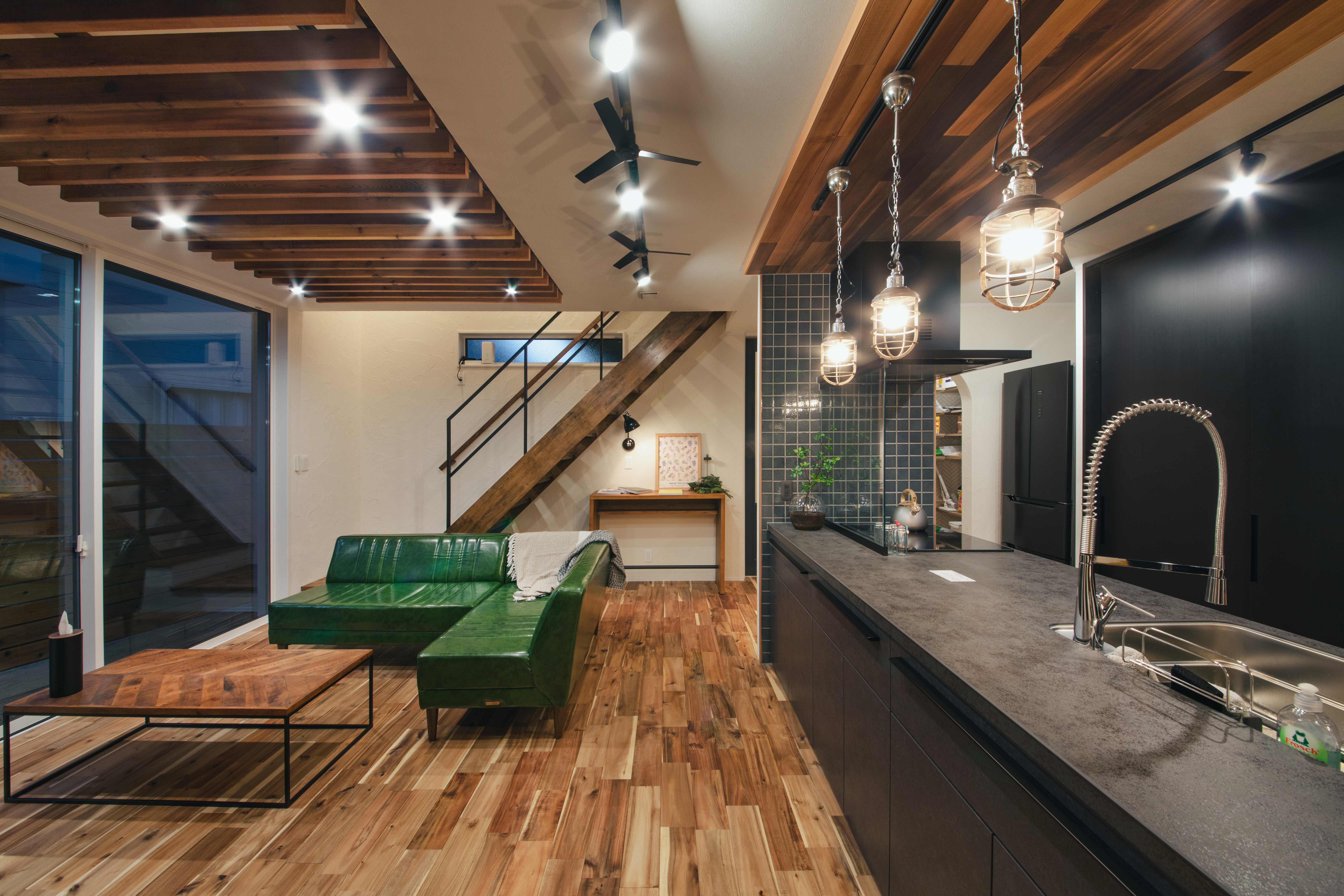 実際の照明計画を参考にする事が出来ます