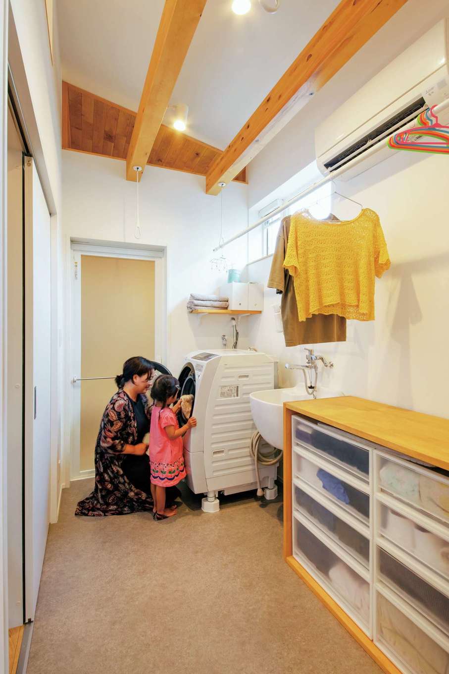 ainoa.life くらはし建築【省エネ、平屋、収納力】天気に左右されず、いつでも洗濯ができるランドリールーム