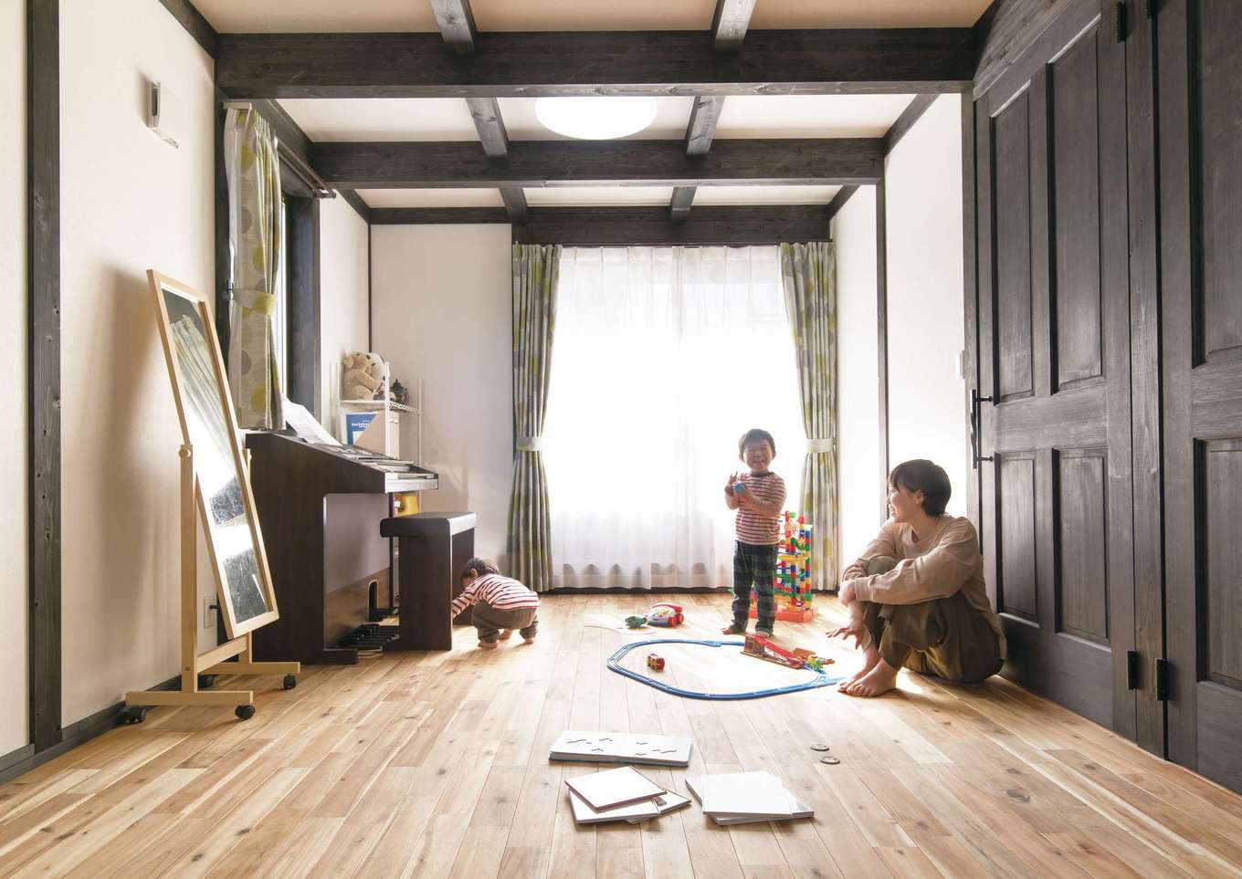 サイエンスホーム【デザイン住宅、自然素材、間取り】日当たりのいい子ども部屋。木の香りに包まれてすくすく育ちそう