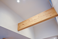 折り上げ天井で叶える明るく快適な暮らし。