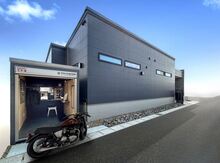 車寄せ×バイクガレージのある平屋。趣味を愉しむ家。 見学会開催！